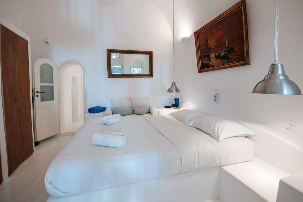Astrea Suites "Ostria Cave Villa-Outdoor Jacuzzi" Oía Buitenkant foto
