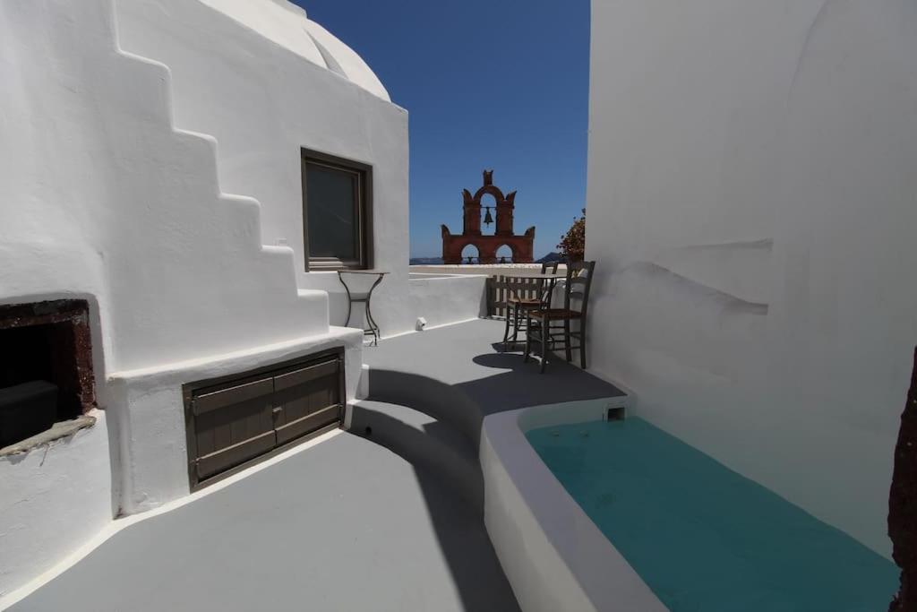 Astrea Suites "Ostria Cave Villa-Outdoor Jacuzzi" Oía Buitenkant foto